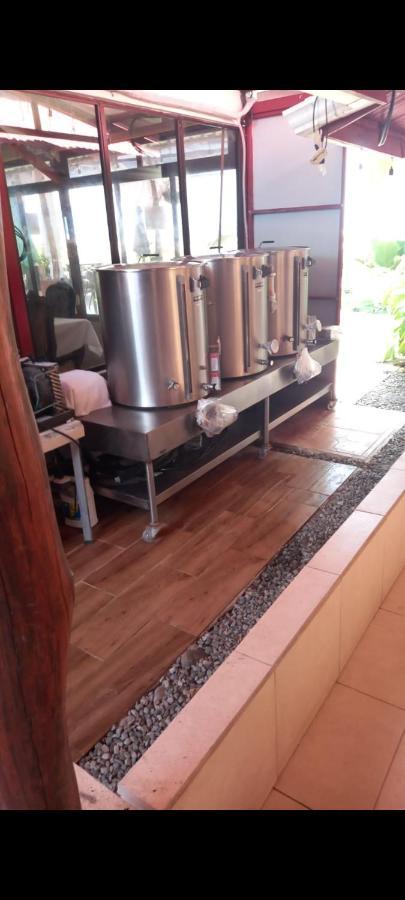 Hotel La Cueva Limon Luaran gambar